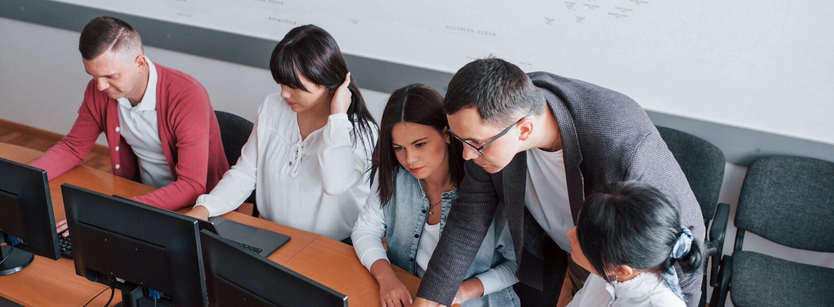 La QUINTA e ultima fase di Vitha Academy finalizza la formazione dei Consulenti, mettendoli alla prova con attività di coordinamento del lavoro di interi gruppi, e in questo stadio vengono sviluppate alte capacità di organizzazione, senso di responsabilità e spirito di appartenenza.